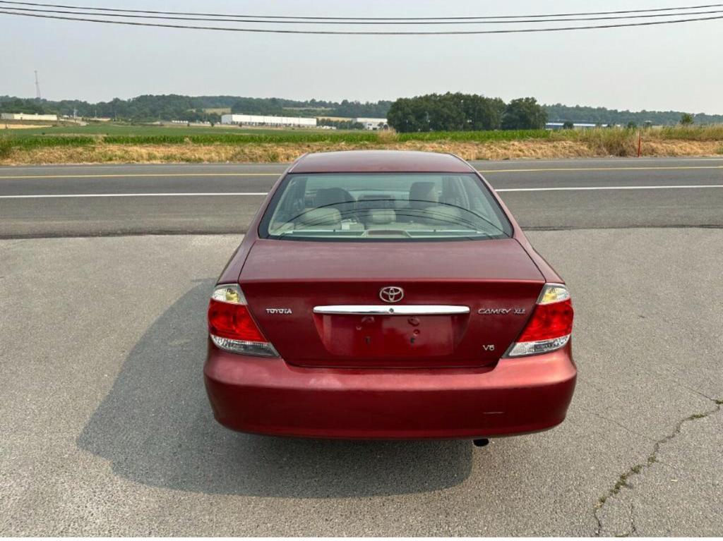 2005 Toyota Camry LE