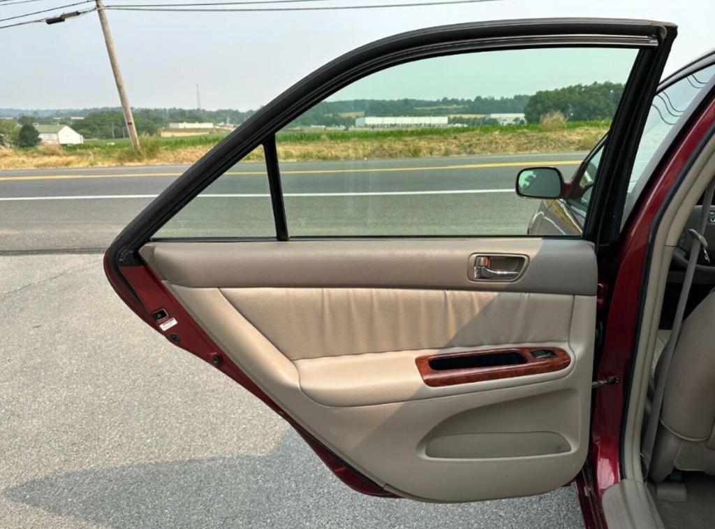 2005 Toyota Camry LE